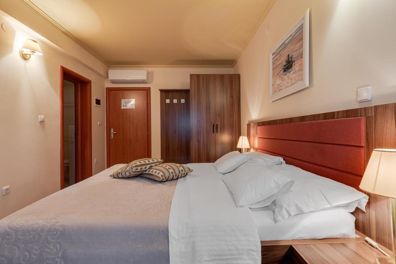 Hotel Marinko ザダル エクステリア 写真