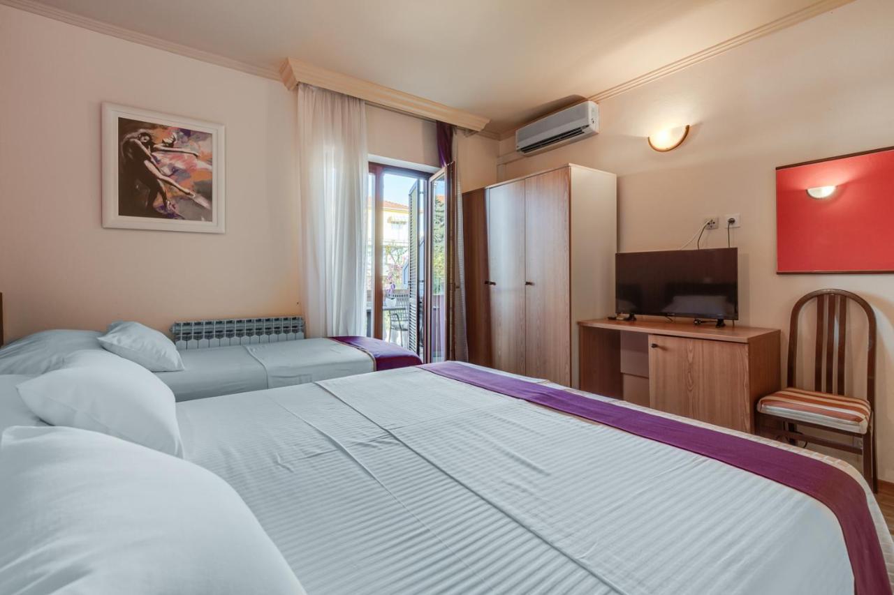 Hotel Marinko ザダル エクステリア 写真