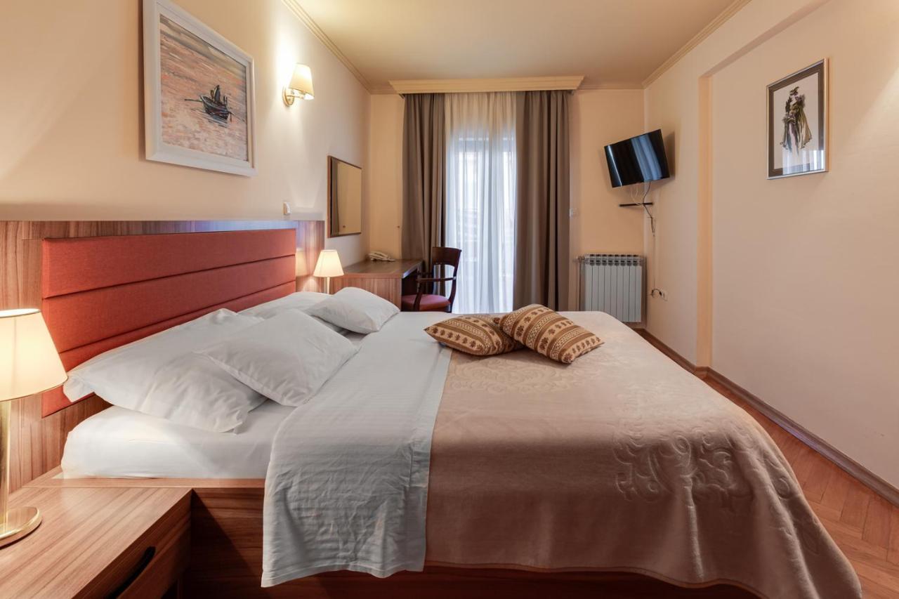 Hotel Marinko ザダル エクステリア 写真