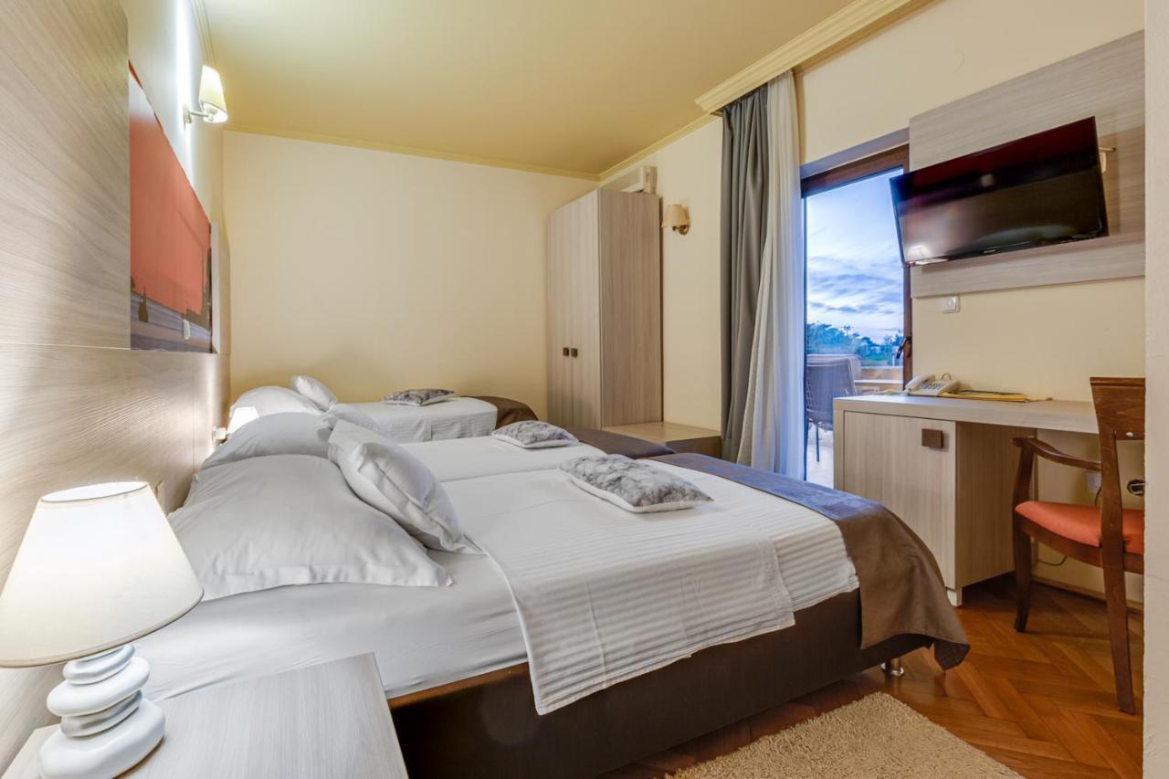 Hotel Marinko ザダル エクステリア 写真