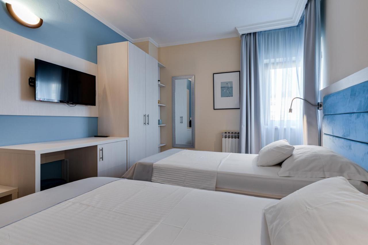 Hotel Marinko ザダル エクステリア 写真